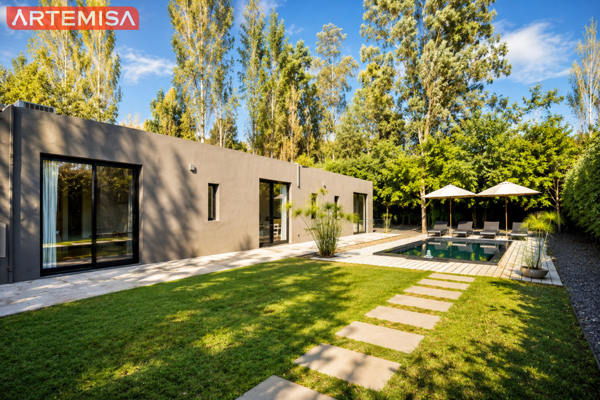Casa ID.713 - Excelente Casa de 3 Dormitorios en Barrio Privado, La Arbolada - Punta del Este, Venta y Alquiler Anual