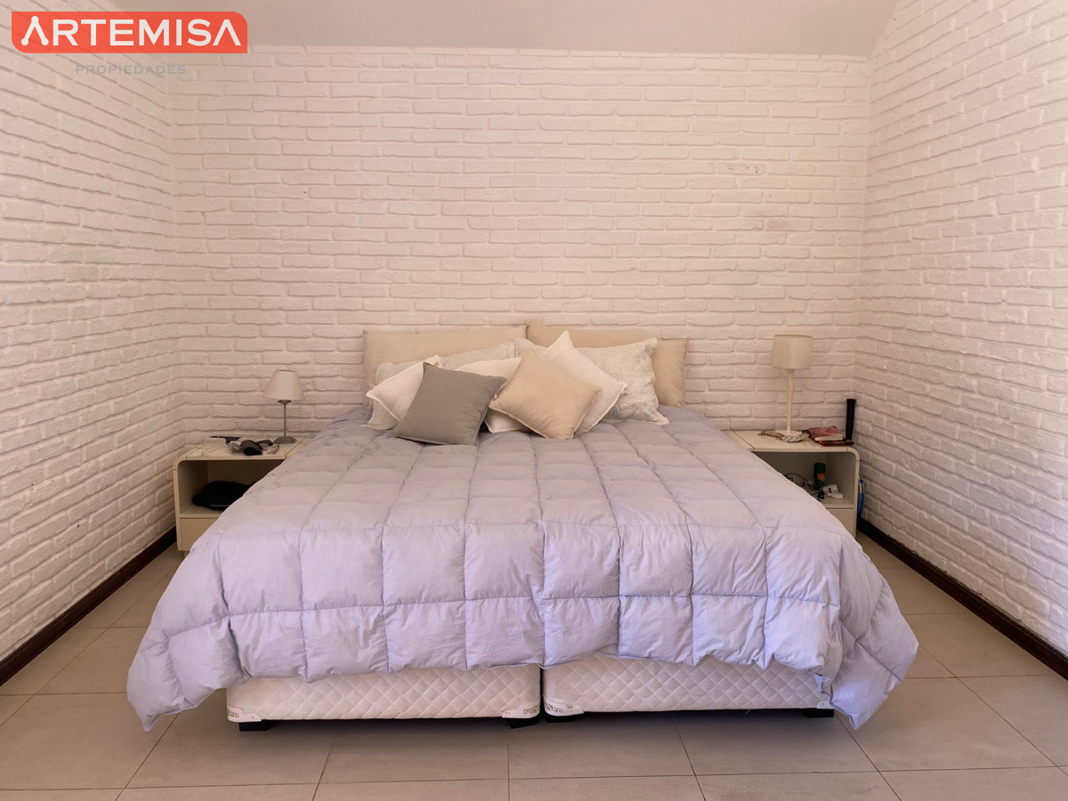 Casa ID.764 - Alquiler temporario de casa de tres dormitorios con piscina en Barrio Lugano a pasos de Punta Shopping, Punta del Este
