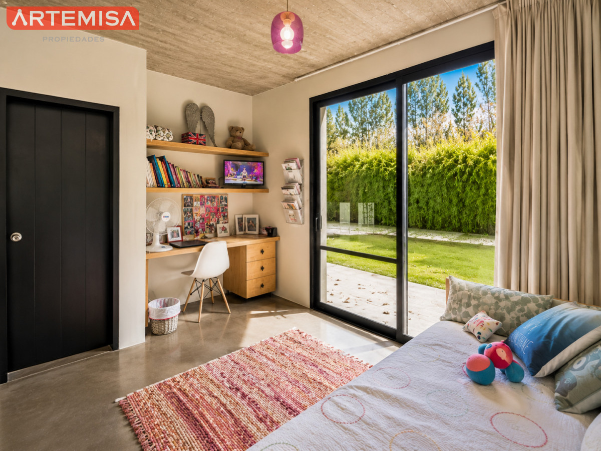 Casa ID.713 - Excelente Casa de 3 Dormitorios en Barrio Privado, La Arbolada - Punta del Este, Venta y Alquiler Anual