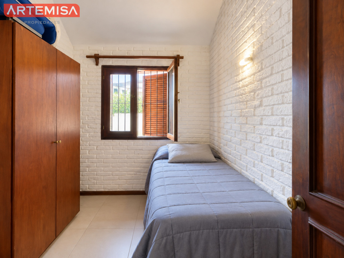 Casa ID.764 - Alquiler temporario de casa de tres dormitorios con piscina en Barrio Lugano a pasos de Punta Shopping, Punta del Este