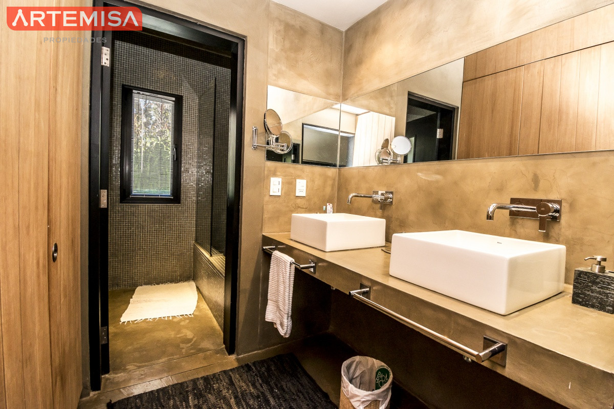 Casa ID.713 - Excelente Casa de 3 Dormitorios en Barrio Privado, La Arbolada - Punta del Este, Venta y Alquiler Anual