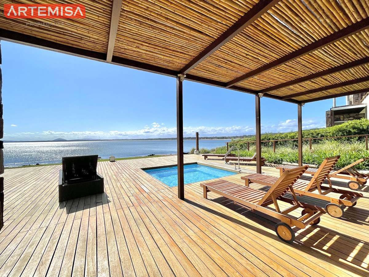 Apartamento ID.634 - Venta y alquiler de apartamento de dos dormitorios con parrillero de uso exclusivo en Punta Ballena
