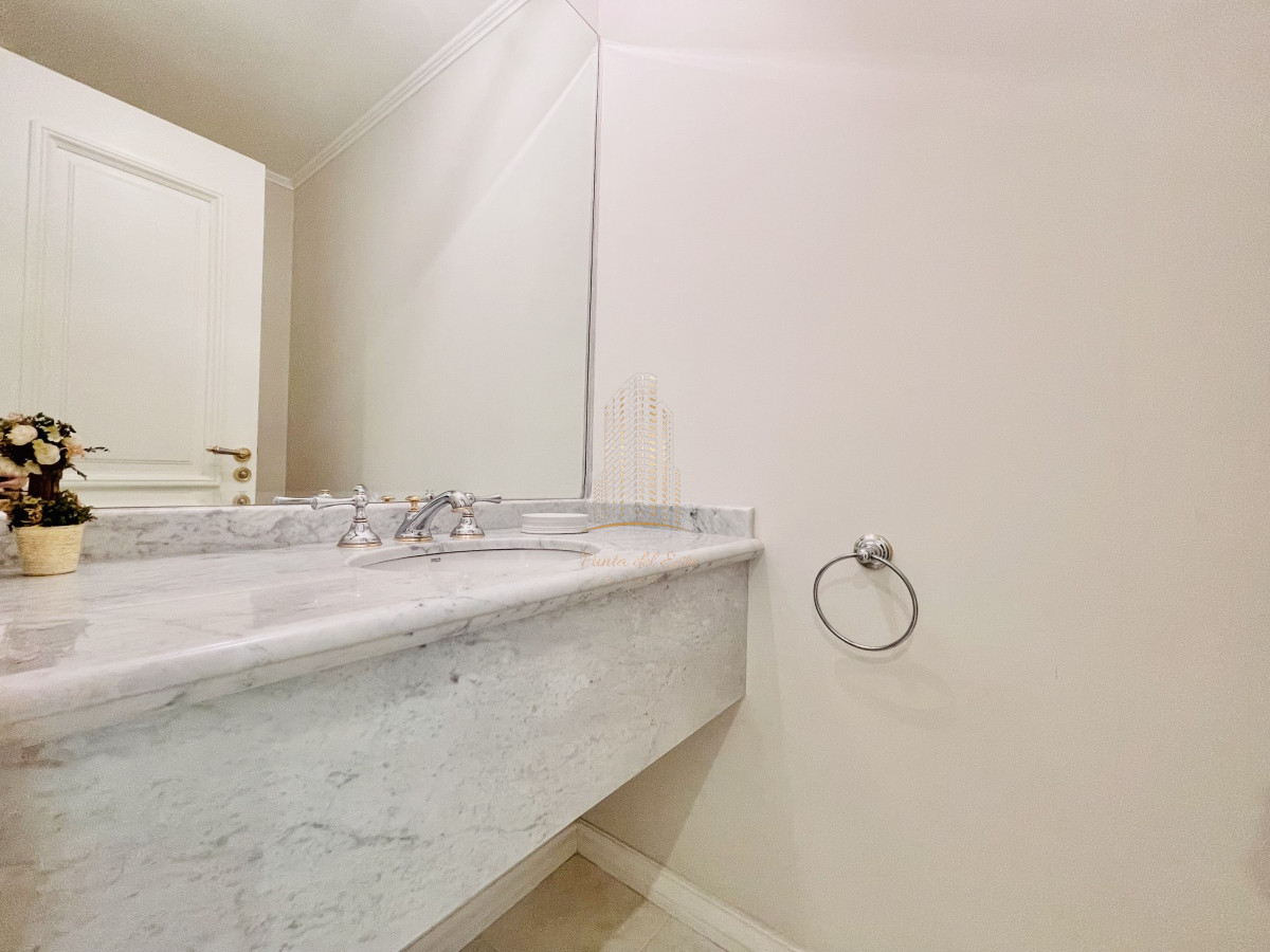Apartamento ID.457 - Apartamento de 3 Dormitorios sobre Playa Mansa, en Venta y Alquiler, Punta del Este