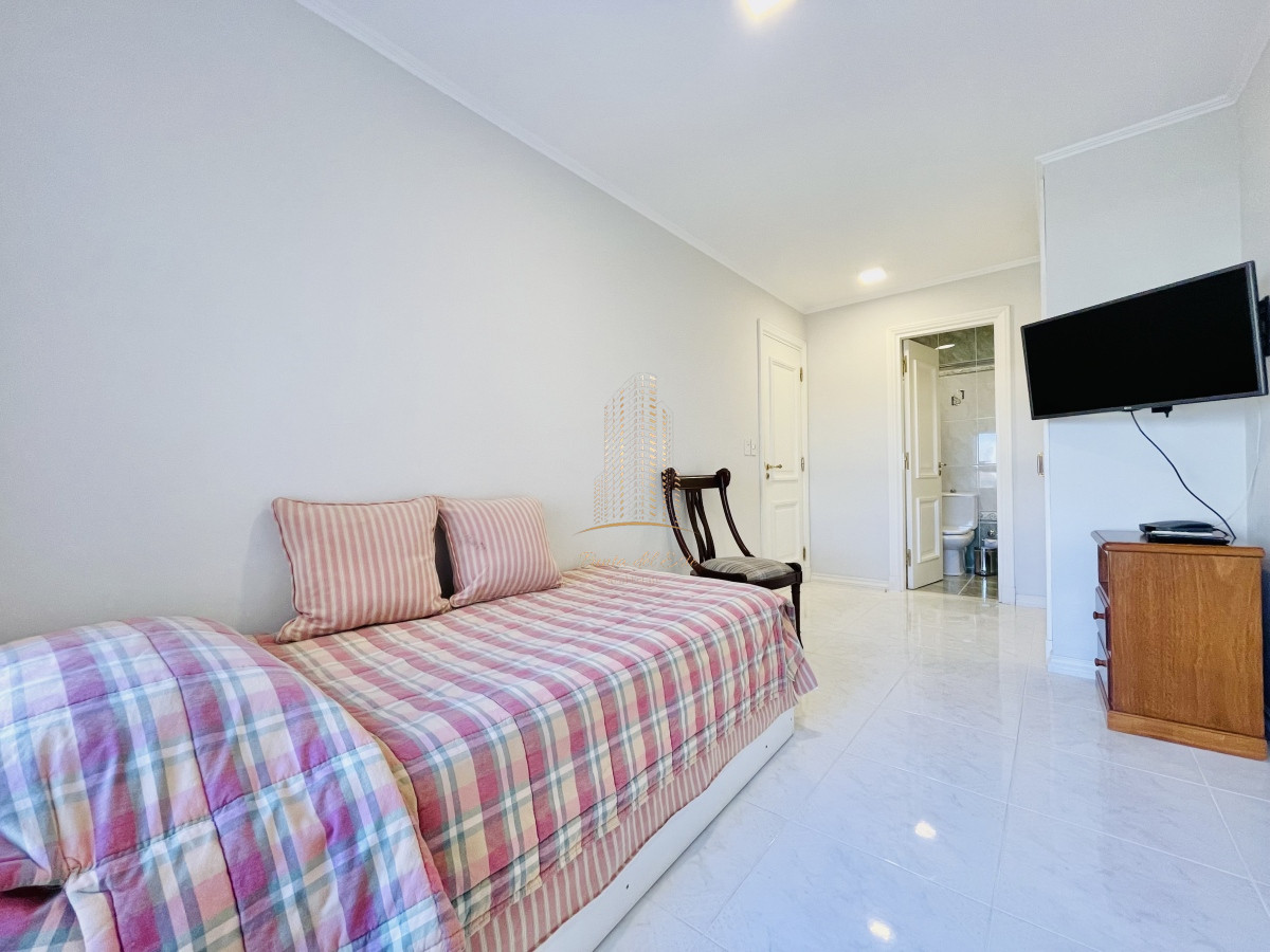 Apartamento ID.457 - Apartamento de 3 Dormitorios sobre Playa Mansa, en Venta y Alquiler, Punta del Este