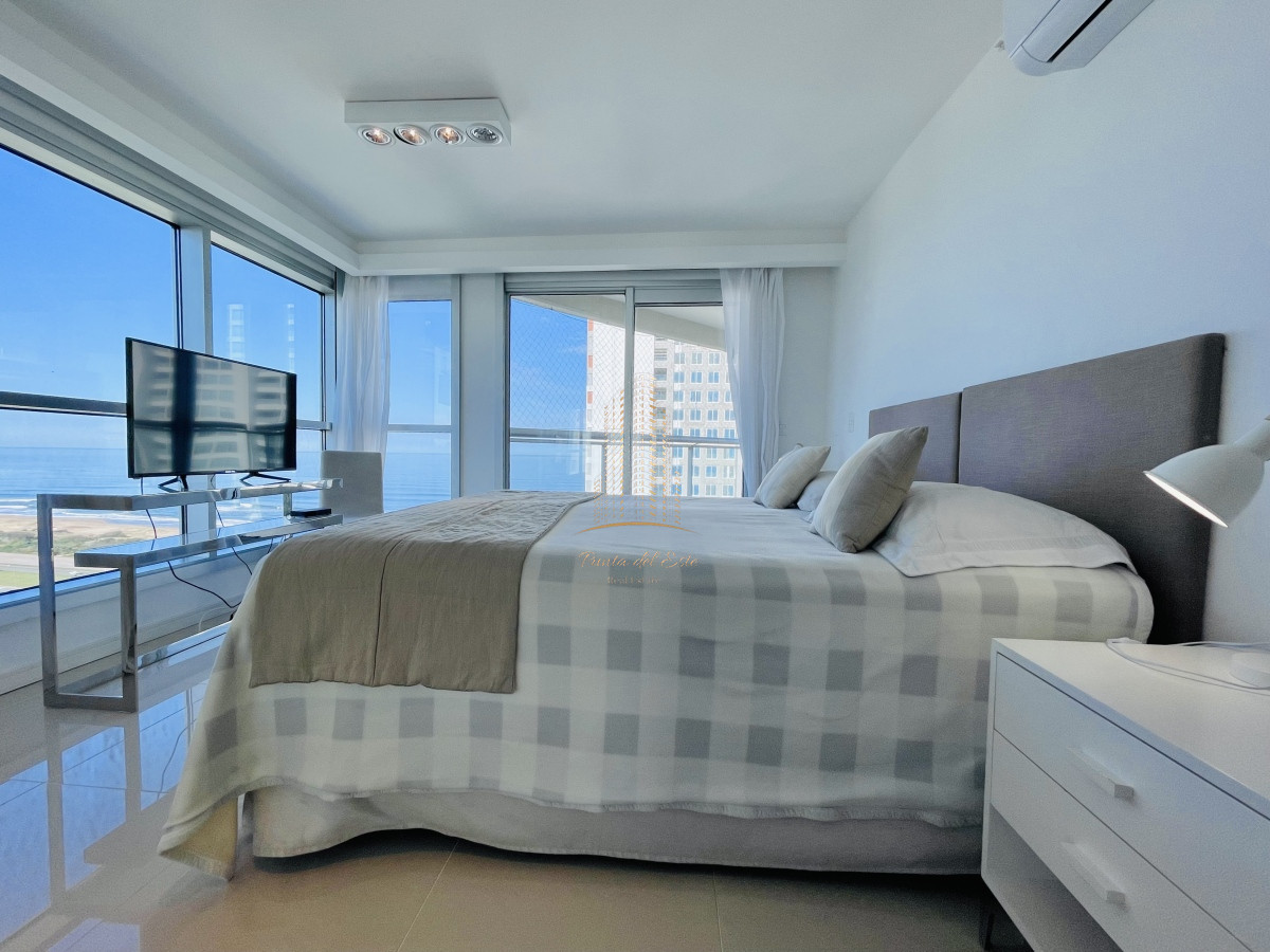 Apartamento ID.452 - Apartamento en venta con Parrillero en Playa Brava, Punta del Este 