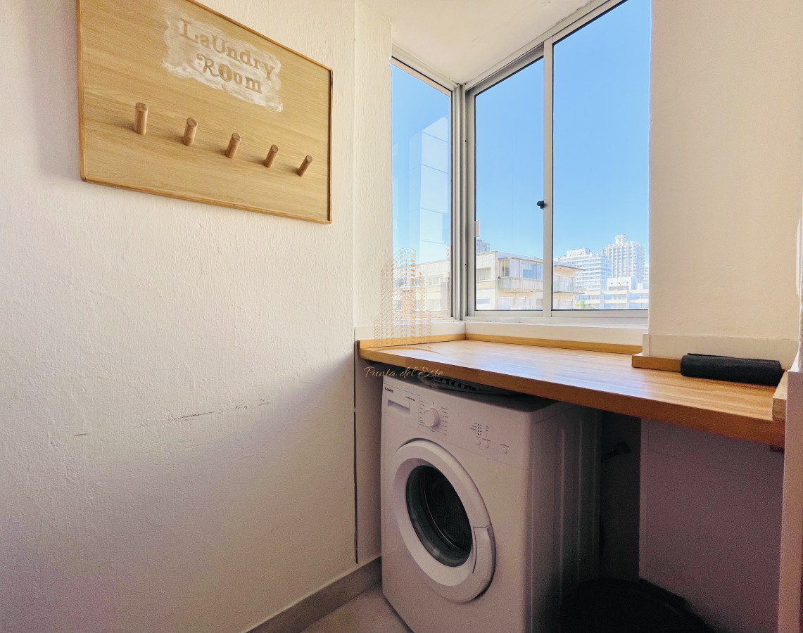 Apartamento ID.804 - Apartamento de 2 Dormitorios en playa El Emir, Punta del Este - Venta y Alquiler de Verano