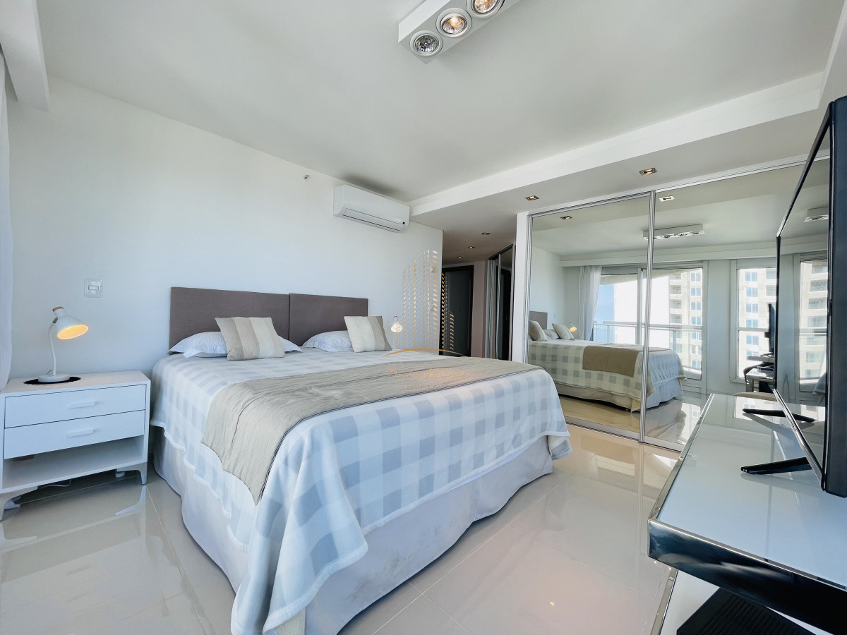 Apartamento ID.452 - Apartamento en venta con Parrillero en Playa Brava, Punta del Este 