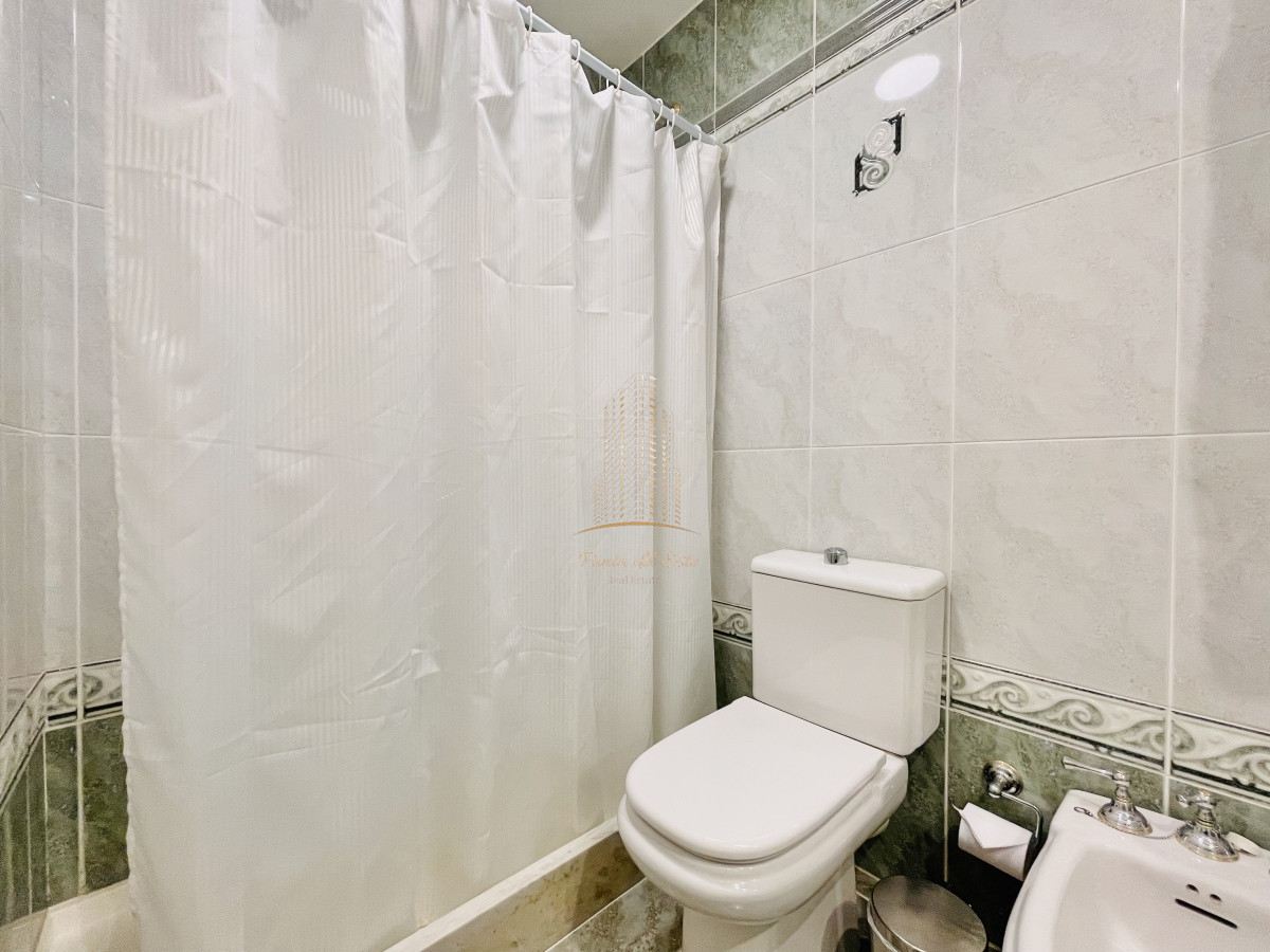 Apartamento ID.457 - Apartamento de 3 Dormitorios sobre Playa Mansa, en Venta y Alquiler, Punta del Este