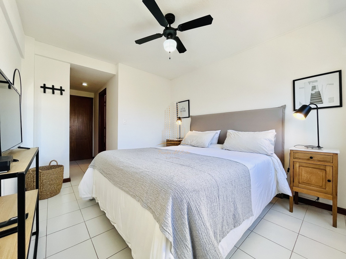 Apartamento ID.804 - Apartamento de 2 Dormitorios en playa El Emir, Punta del Este - Venta y Alquiler de Verano