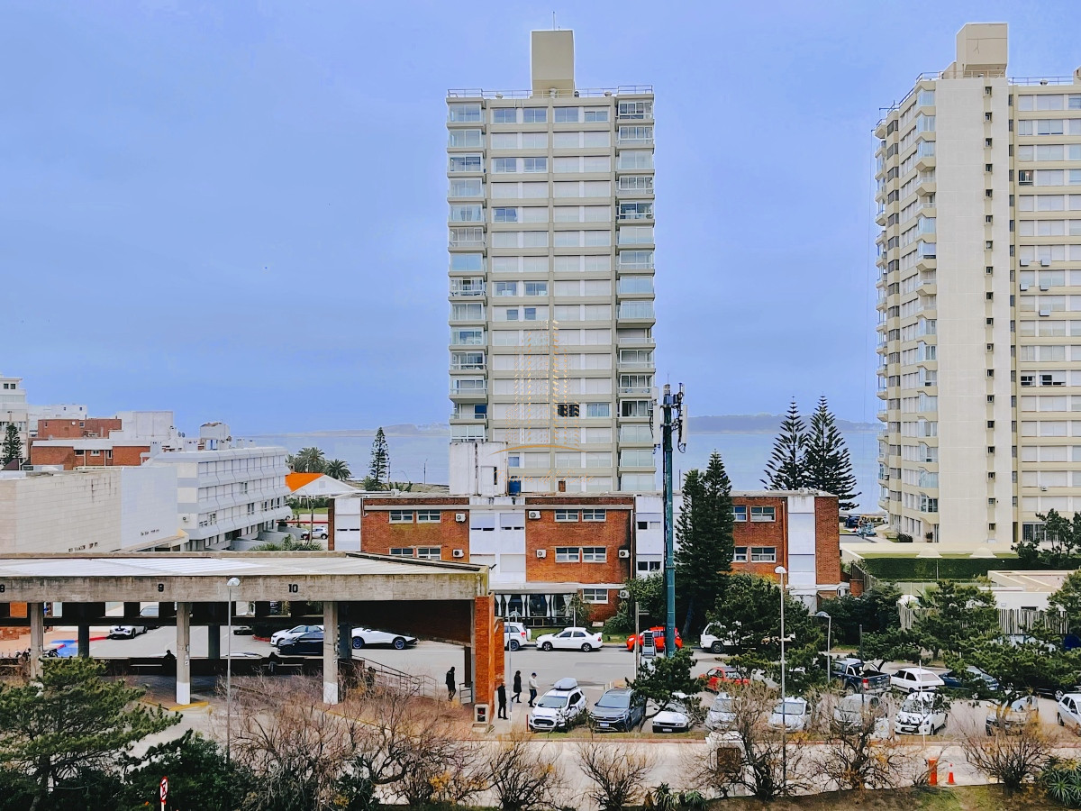 Apartamento ID.472 - Apartamento en venta frente al mar, Playa Brava Punta del Este