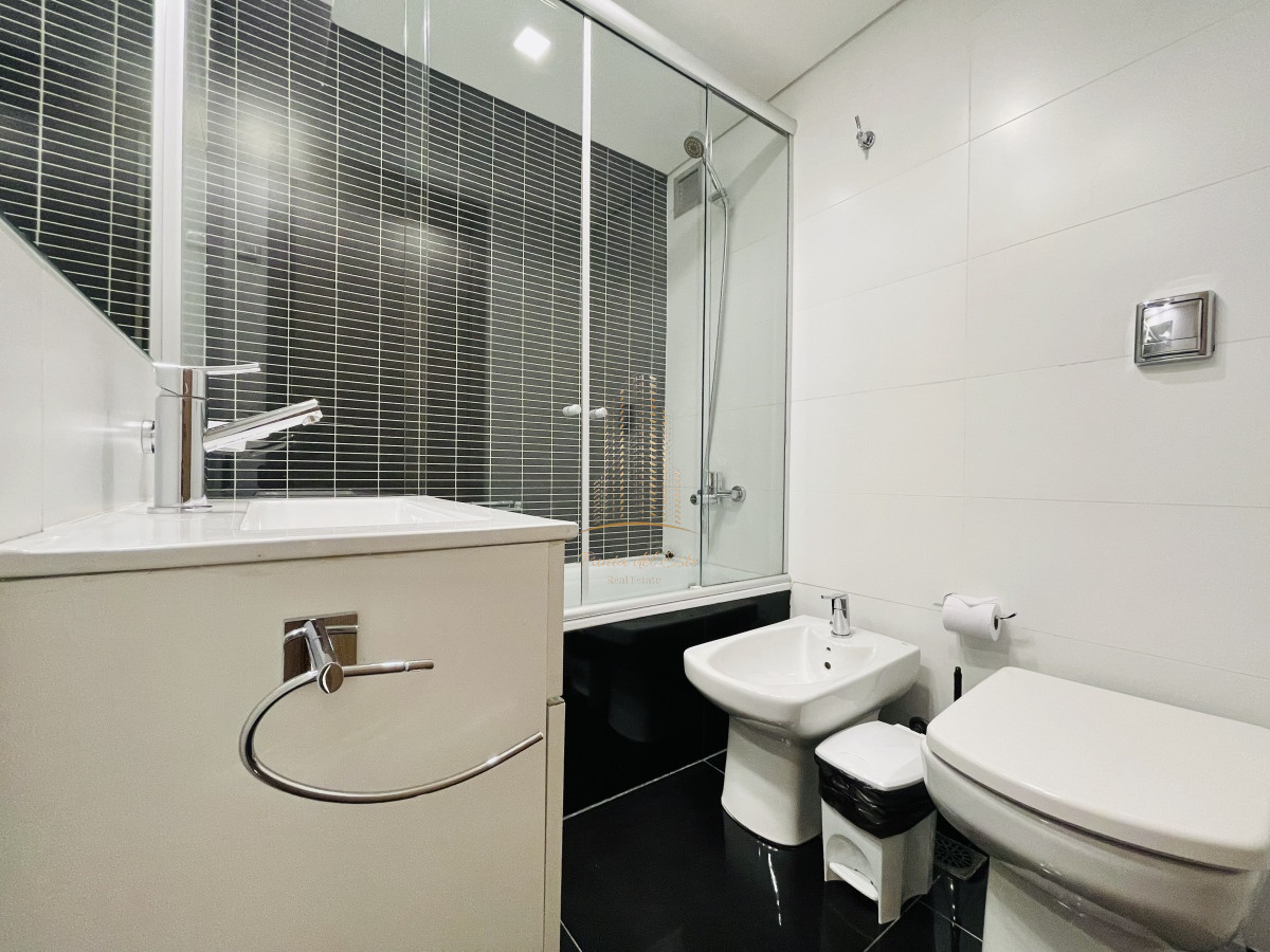 Apartamento ID.452 - Apartamento en venta con Parrillero en Playa Brava, Punta del Este 