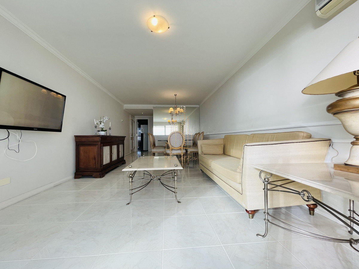Apartamento ID.457 - Apartamento de 3 Dormitorios sobre Playa Mansa, en Venta y Alquiler, Punta del Este