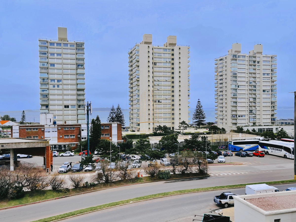 Apartamento ID.472 - Apartamento en venta frente al mar, Playa Brava Punta del Este