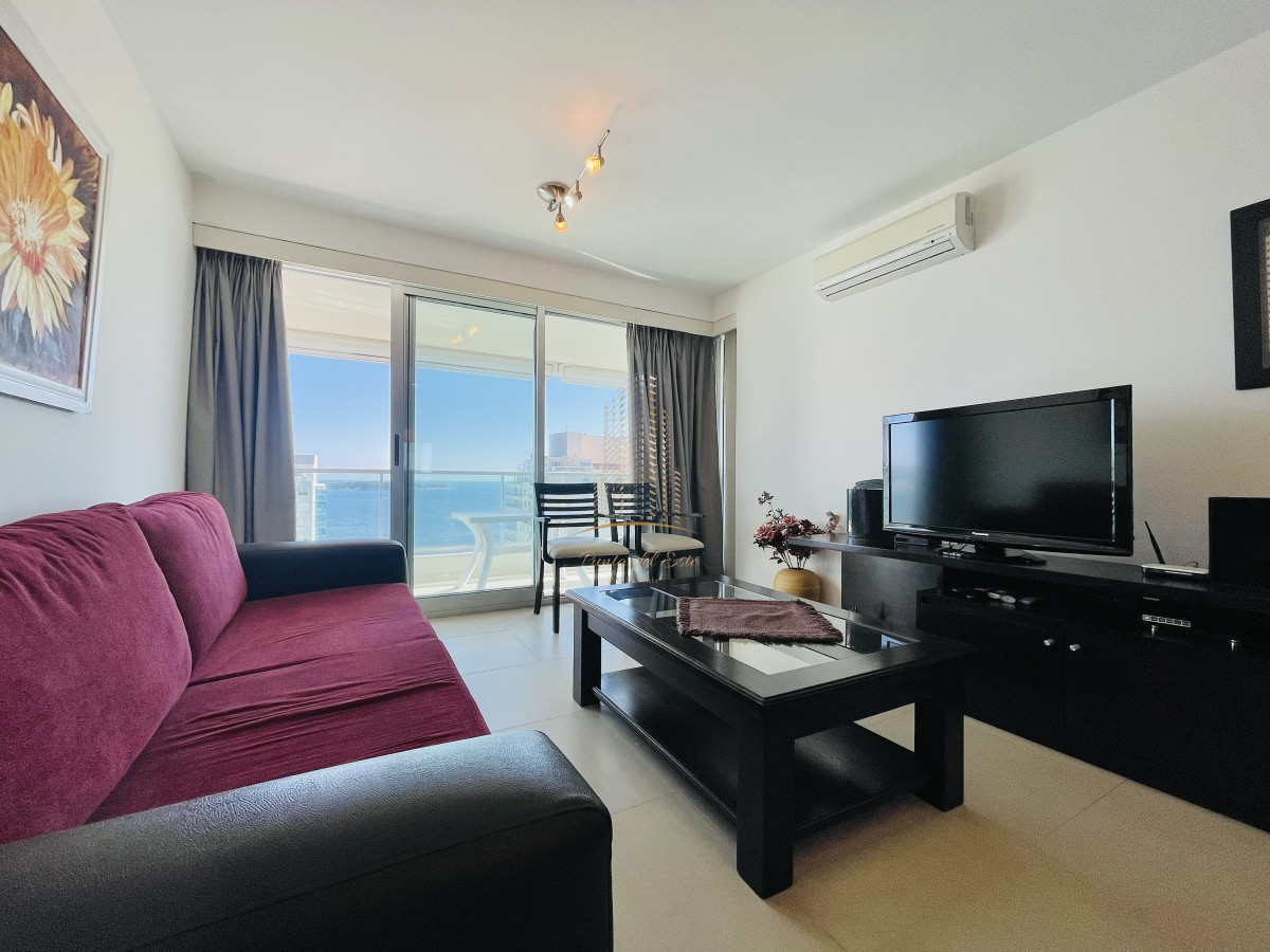 Apartamento ID.411 - Apartamento con Vista al Mar de 2 Dormitorios a Una Cuadra de la Playa, Punta del Este