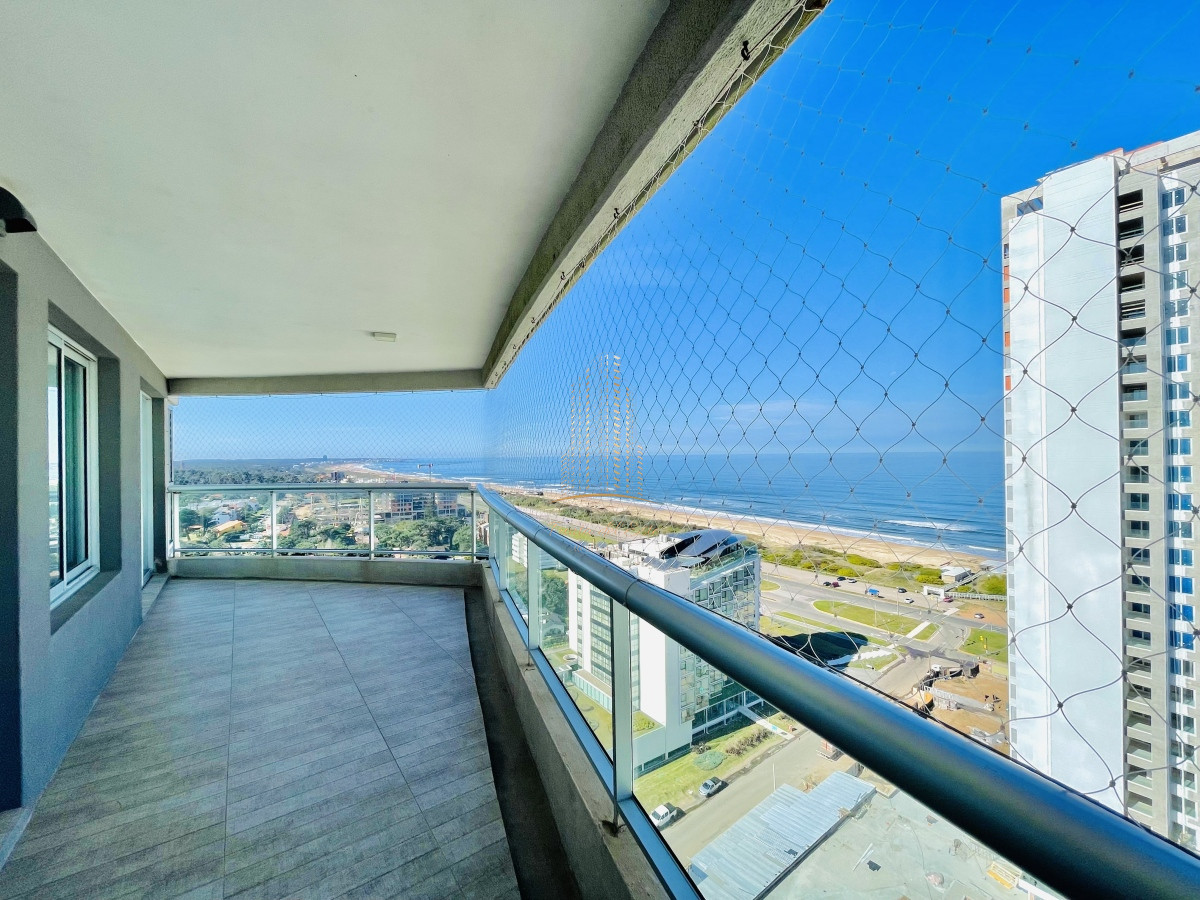 Apartamento ID.452 - Apartamento en venta con Parrillero en Playa Brava, Punta del Este 