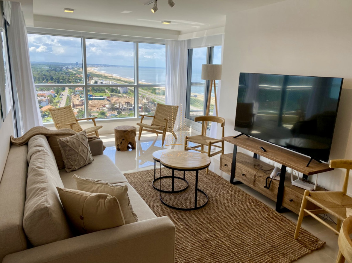 Apartamento ID.1050 - Alquiler temporal de apartamento piso alto de 2 dormitorios más servicio en playa brava 