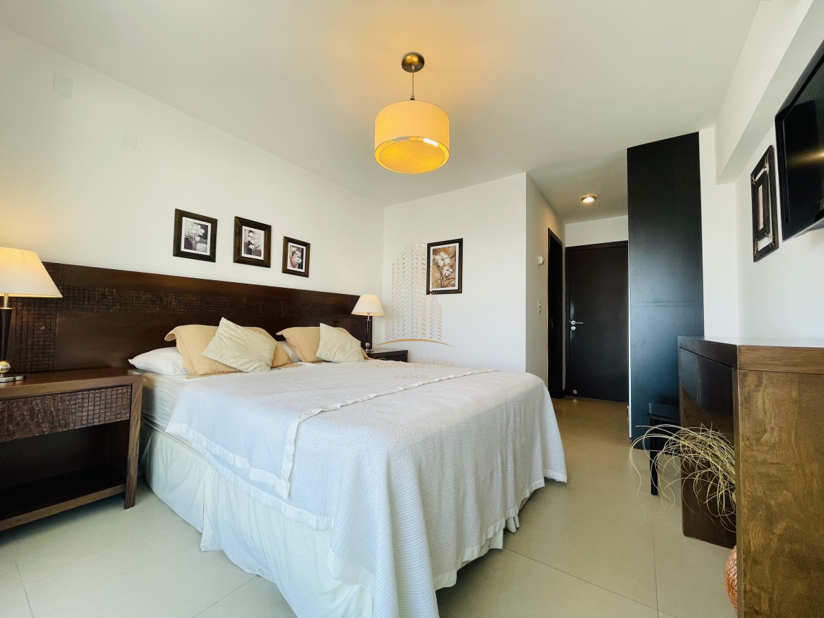 Apartamento ID.411 - Apartamento con Vista al Mar de 2 Dormitorios a Una Cuadra de la Playa, Punta del Este