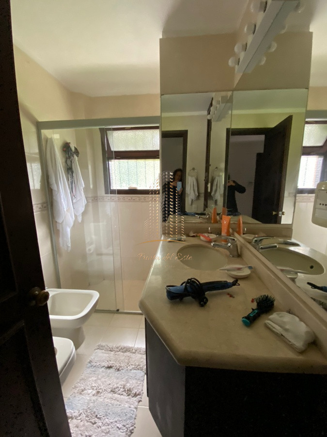 Casa ID.461 - Alquiler temporario de casa de tres dormitorios con piscina en Punta del Este
