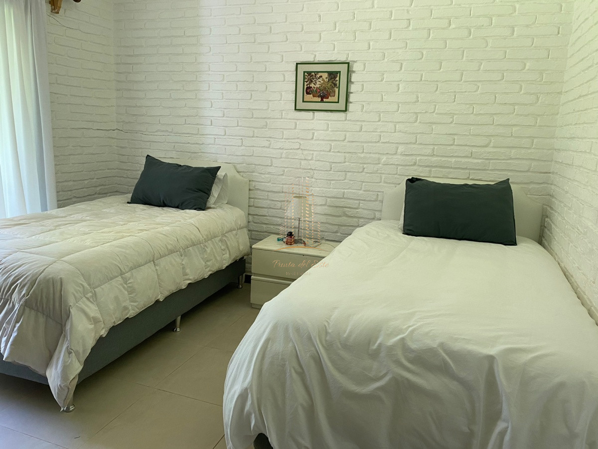 Casa ID.461 - Alquiler temporario de casa de tres dormitorios con piscina en Punta del Este
