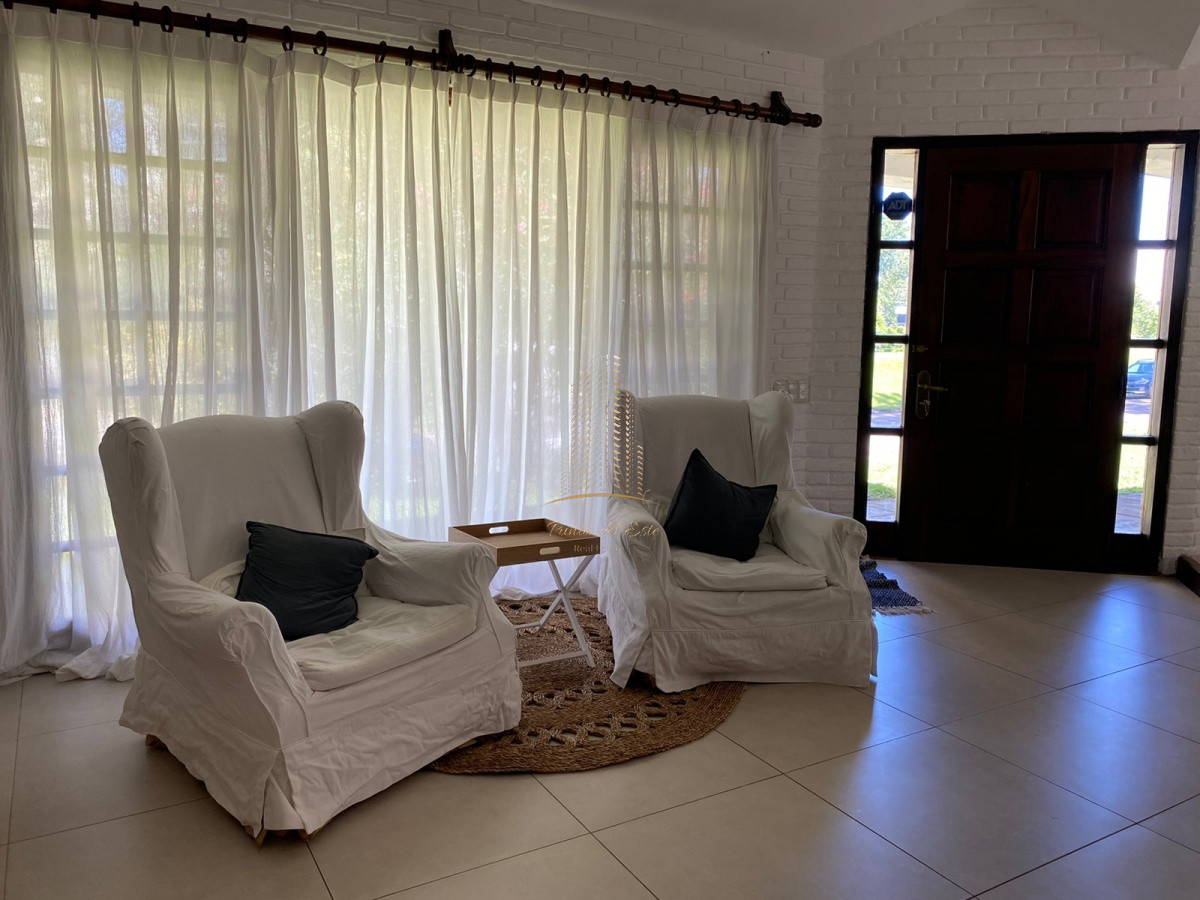 Casa ID.461 - Alquiler temporario de casa de tres dormitorios con piscina en Punta del Este