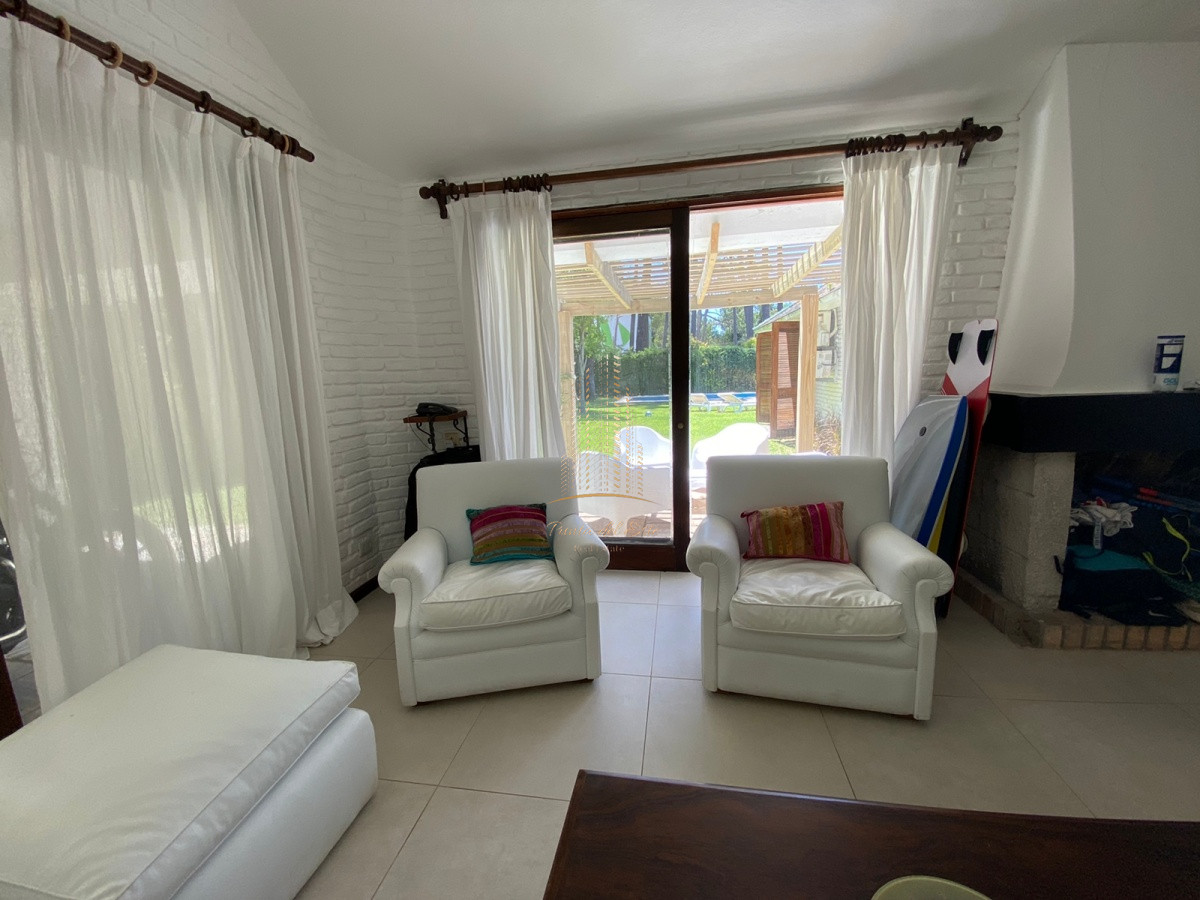 Casa ID.461 - Alquiler temporario de casa de tres dormitorios con piscina en Punta del Este