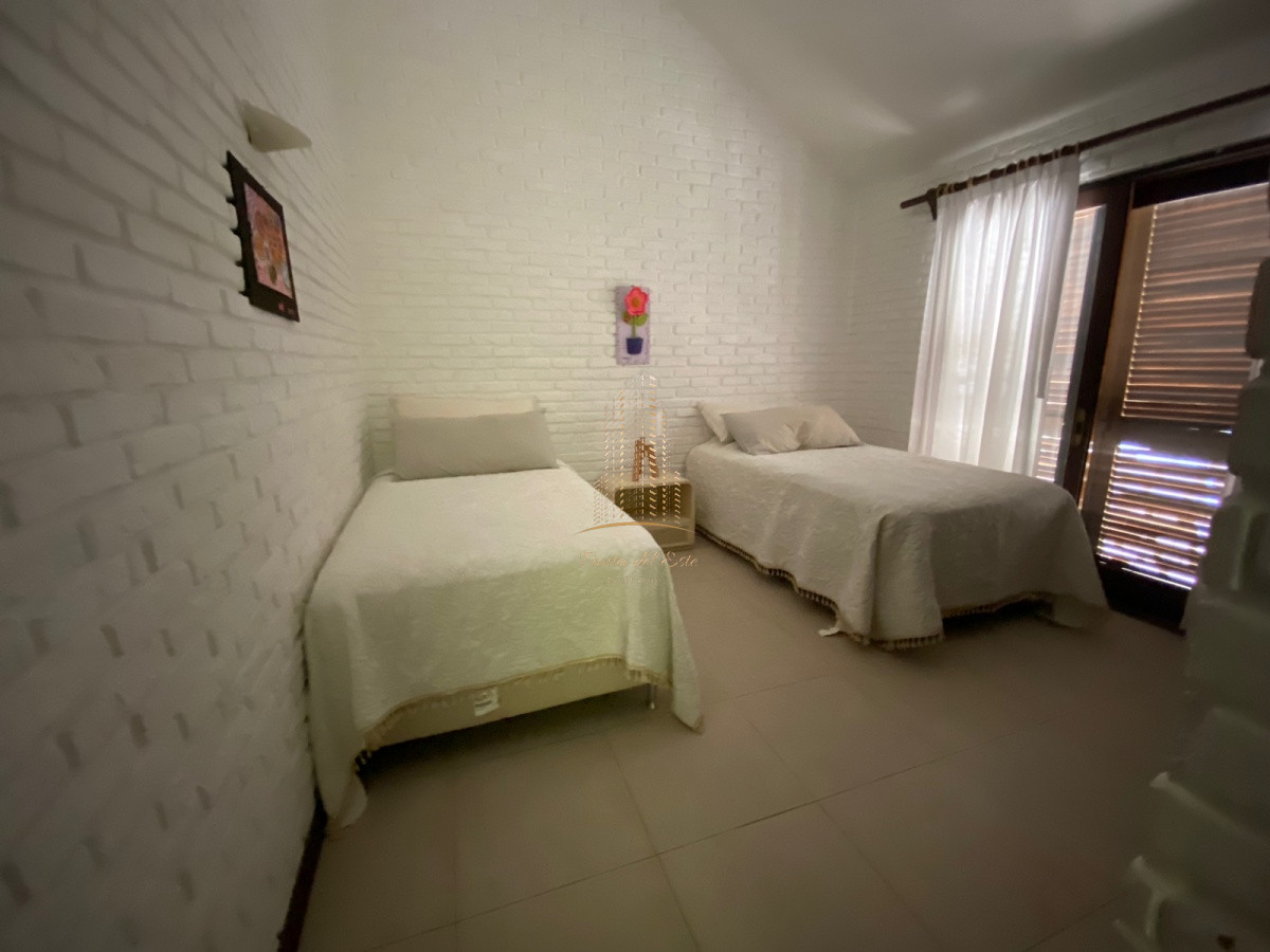 Casa ID.461 - Alquiler temporario de casa de tres dormitorios con piscina en Punta del Este