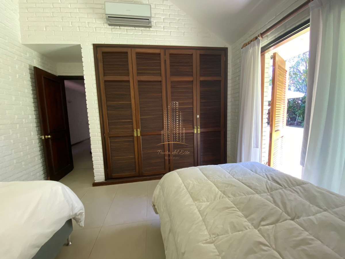 Casa ID.461 - Alquiler temporario de casa de tres dormitorios con piscina en Punta del Este