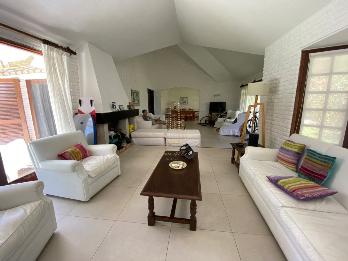 Casa ID.461 - Alquiler temporario de casa de tres dormitorios con piscina en Punta del Este