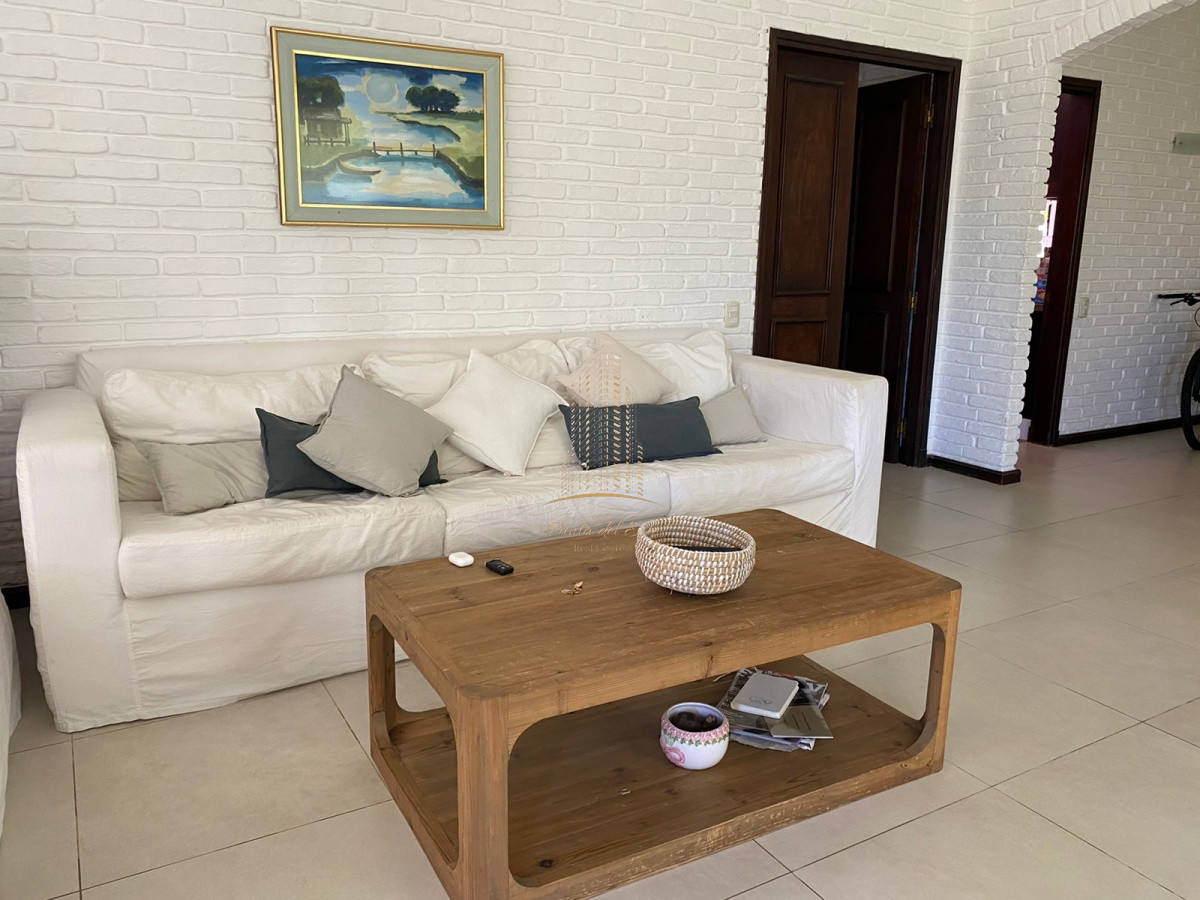 Casa ID.461 - Alquiler temporario de casa de tres dormitorios con piscina en Punta del Este