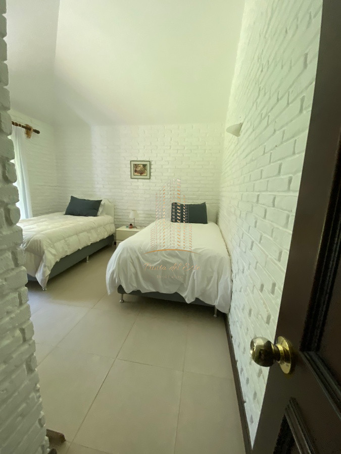Casa ID.461 - Alquiler temporario de casa de tres dormitorios con piscina en Punta del Este