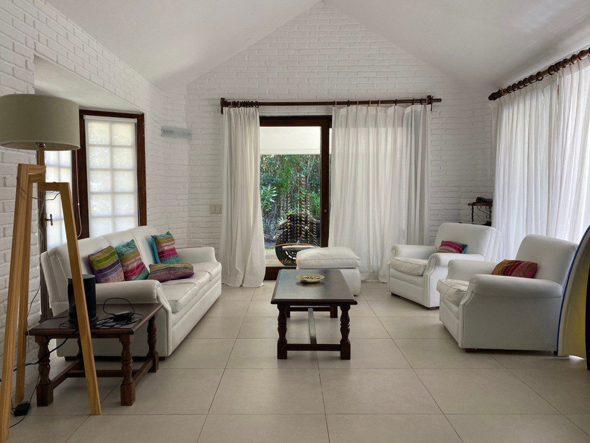 Casa ID.461 - Alquiler temporario de casa de tres dormitorios con piscina en Punta del Este