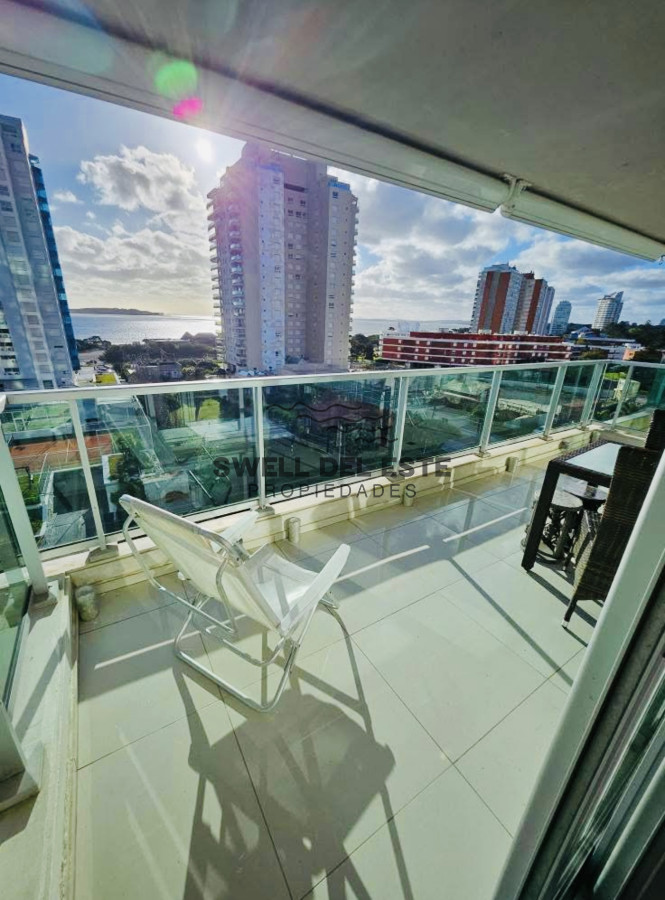 Apartamento ID.213 - Apartamento de 2 dormitorios con 2 baños y parrillero en venta Playa Mansa