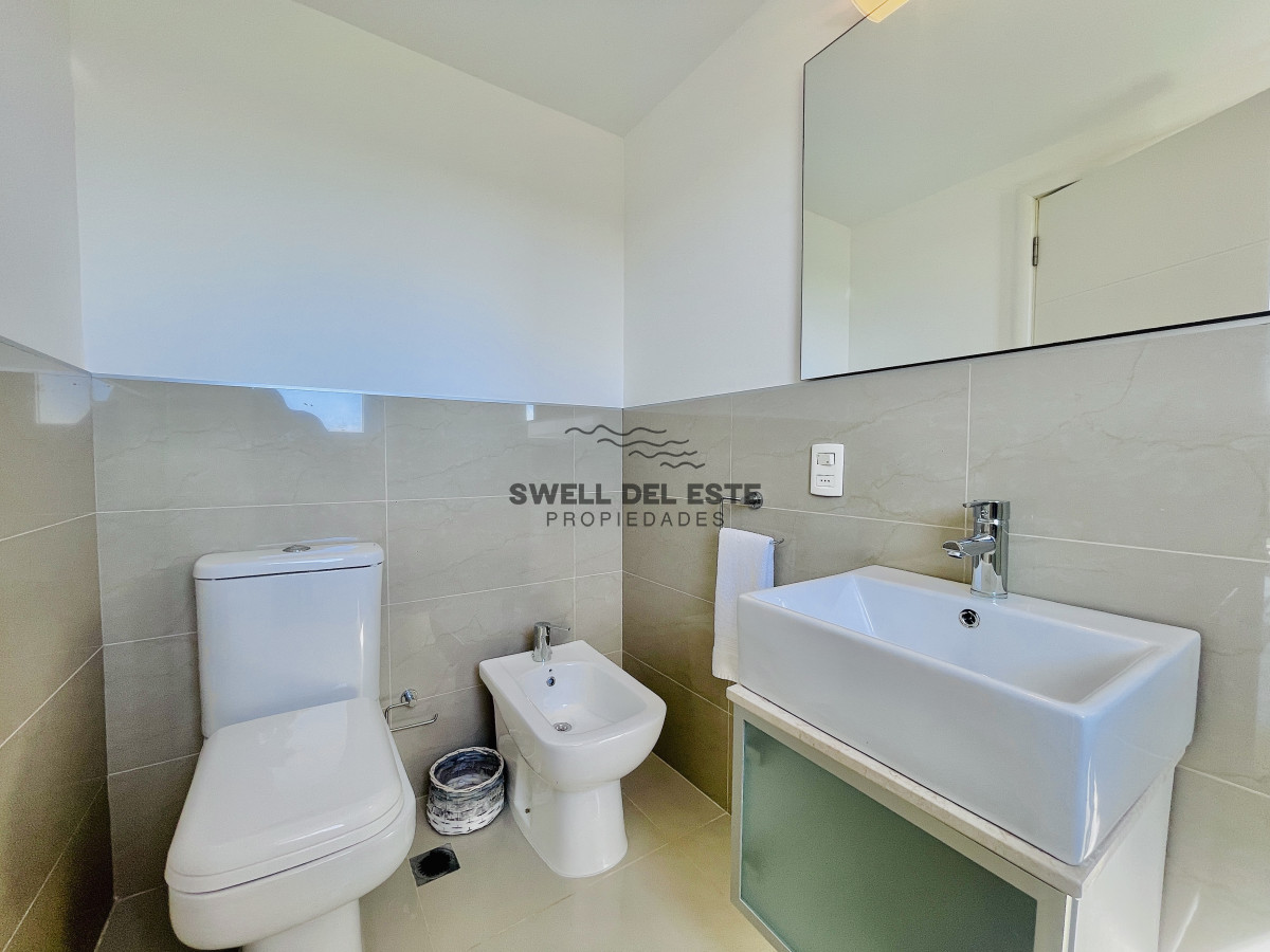 Apartamento ID.229 - Penthouse de 3 Dormitorios en Primera Línea del Mar, Playa Brava Punta del Este