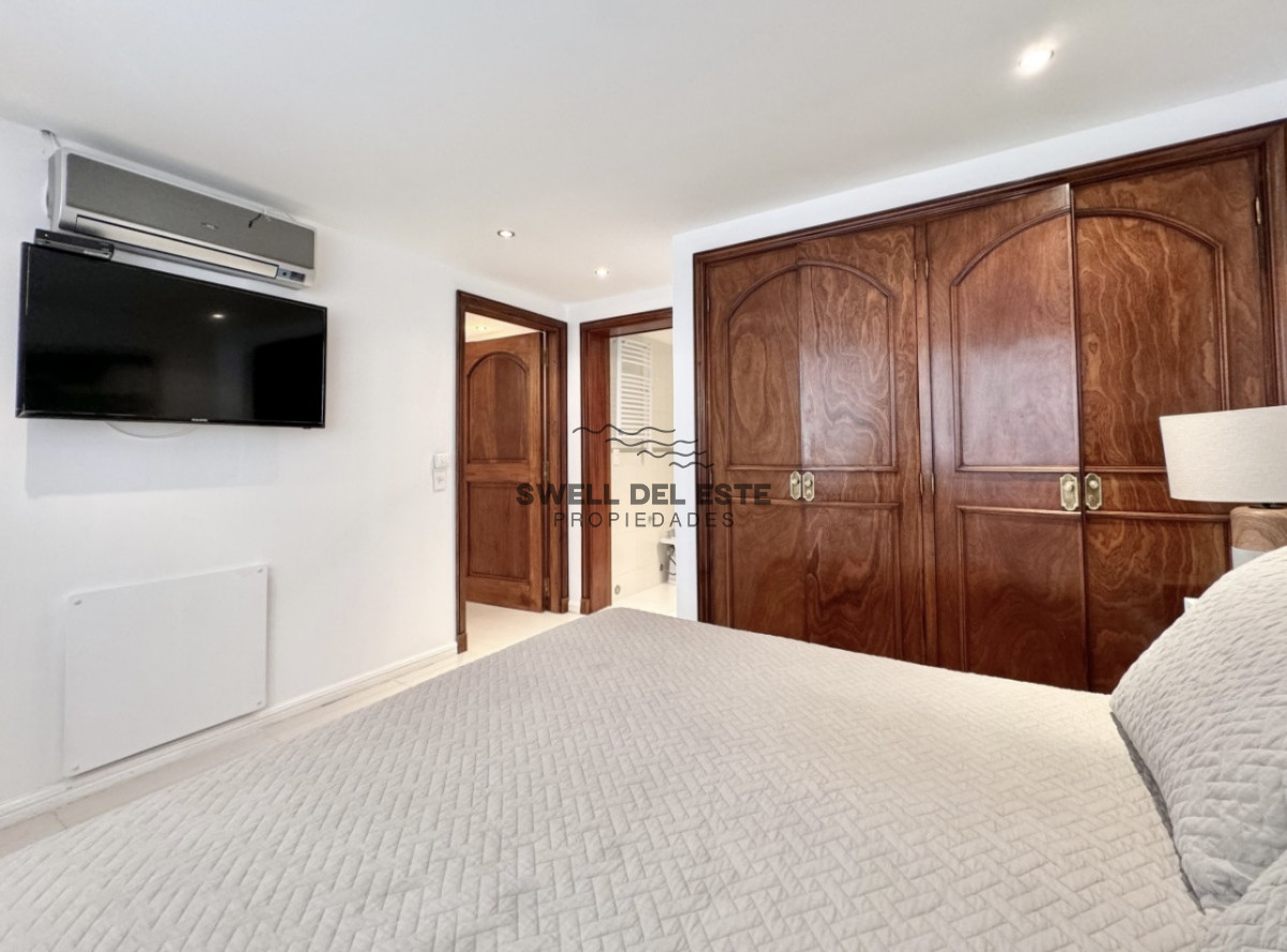 Apartamento ID.109 - Apartamento de 6 Dormitorios Frente al Puerto de Punta del Este