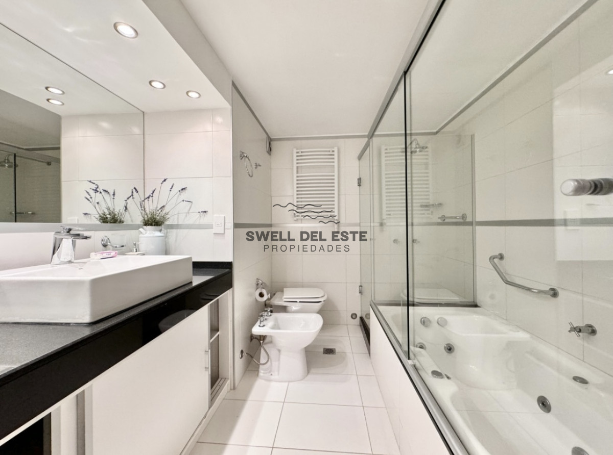 Apartamento ID.109 - Apartamento de 6 Dormitorios Frente al Puerto de Punta del Este