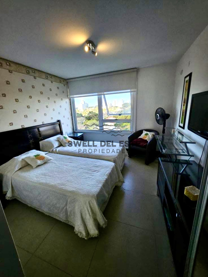 Apartamento ID.213 - Apartamento de 2 dormitorios con 2 baños y parrillero en venta Playa Mansa