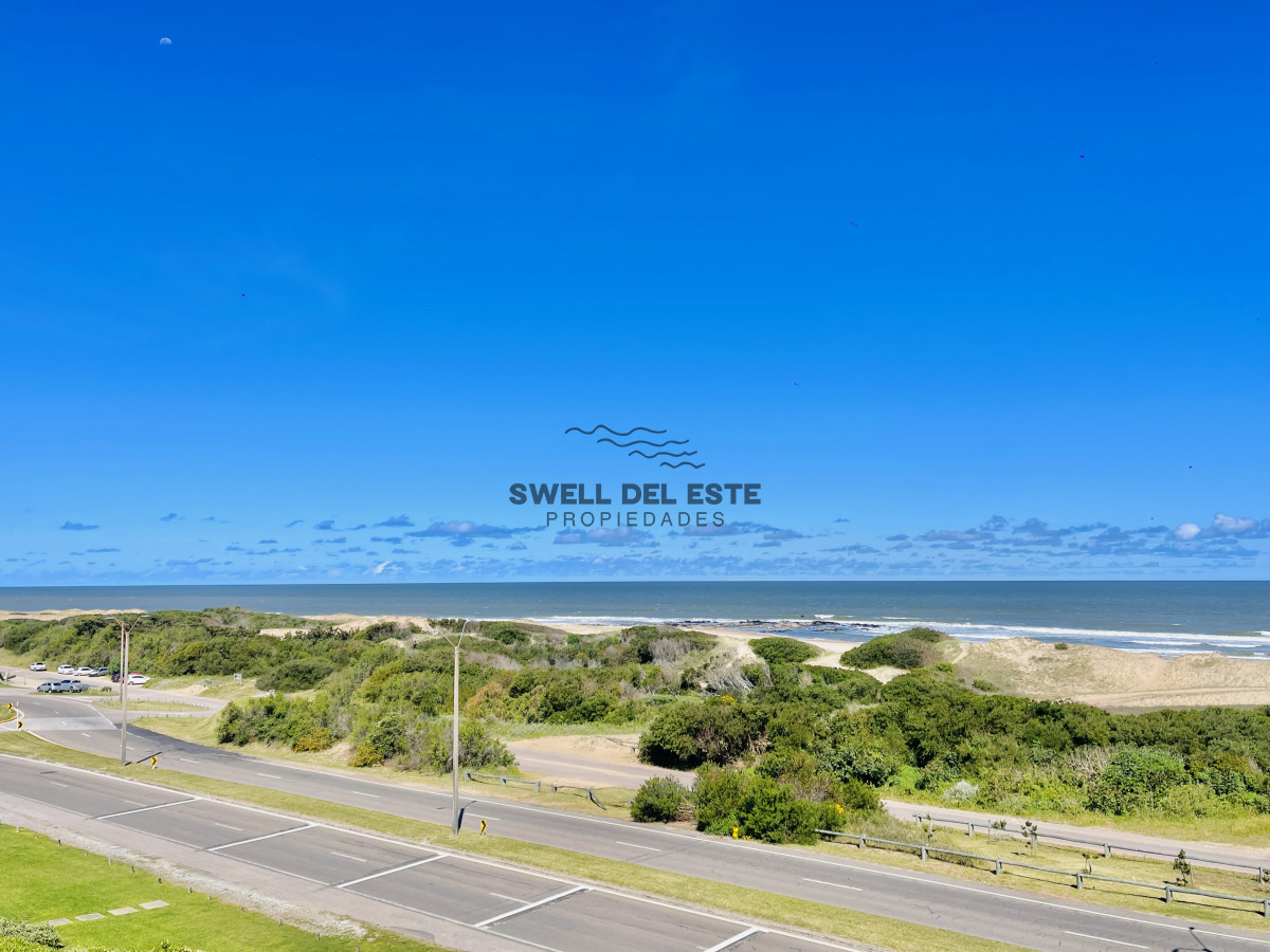 Apartamento ID.229 - Penthouse de 3 Dormitorios en Primera Línea del Mar, Playa Brava Punta del Este