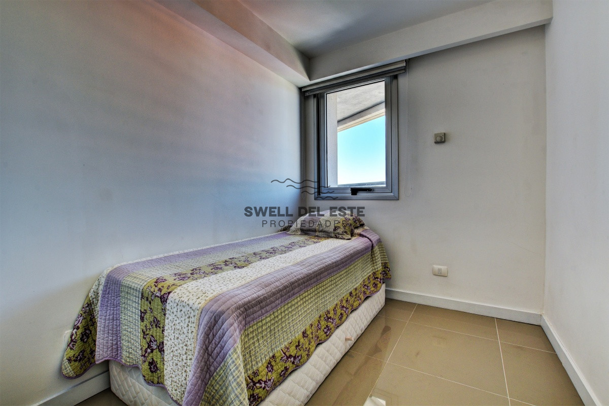 Apartamento ID.99 - Venta de apartamento moderno de tres dormitorios súper bien ubicado entre playas Brava y Mansa