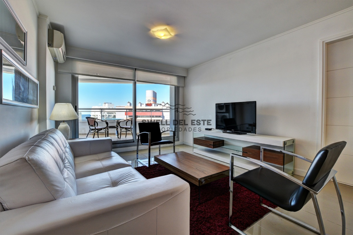 Apartamento ID.99 - Venta de apartamento moderno de tres dormitorios súper bien ubicado entre playas Brava y Mansa