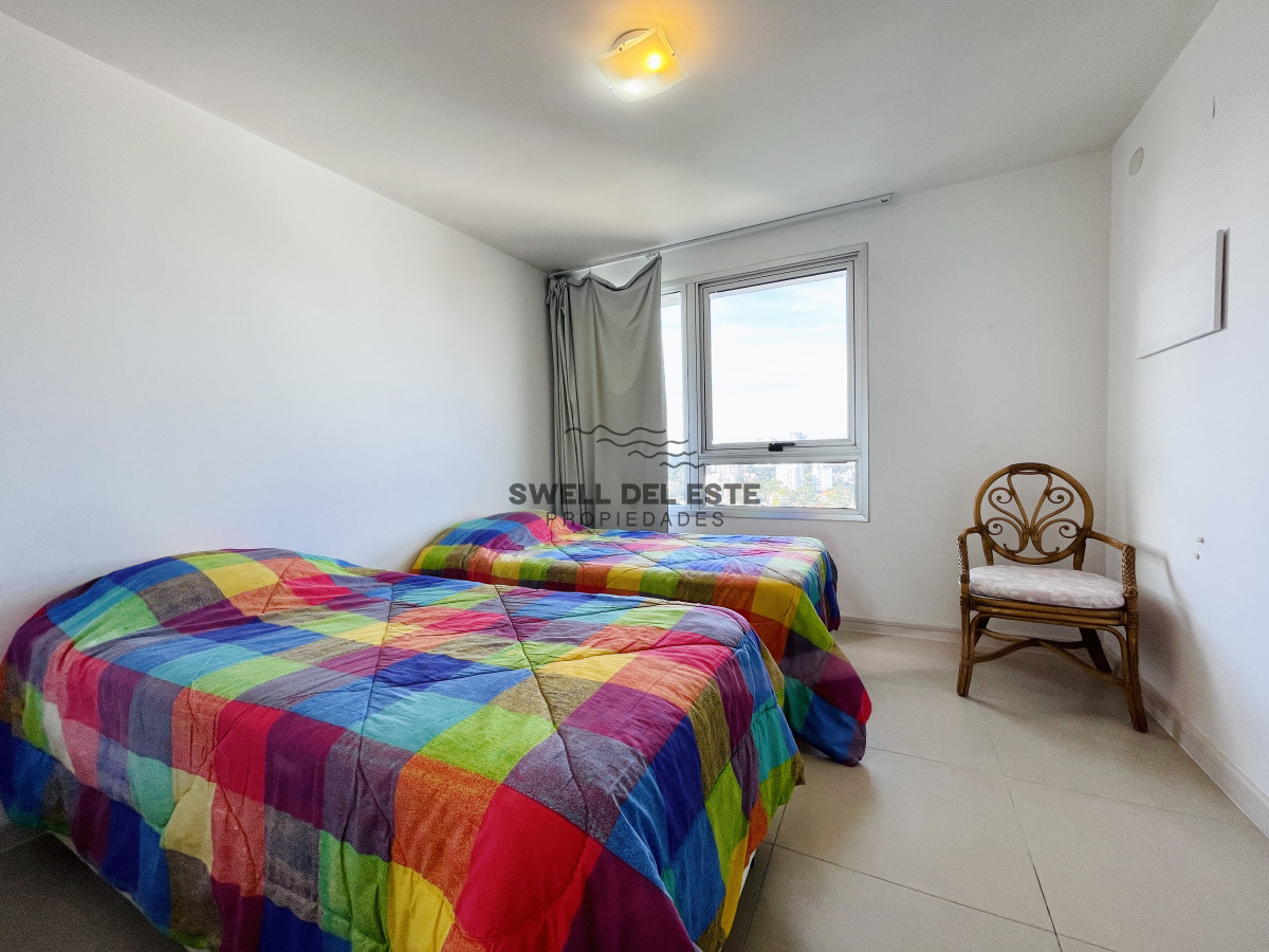 Apartamento ID.80 - Apartamento de 2 Dormitorios, Vista al Mar y Parrillero en Playa Mansa, Venta