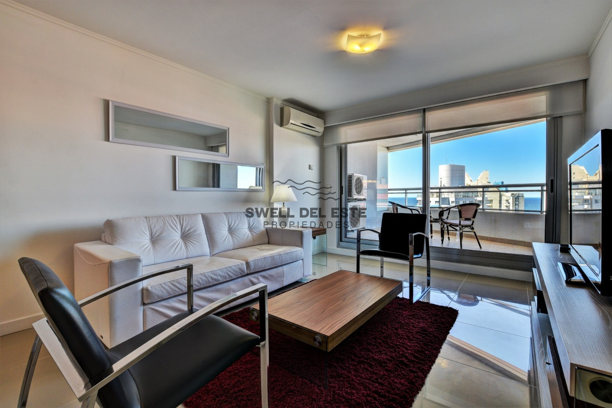 Apartamento ID.99 - Venta de apartamento moderno de tres dormitorios súper bien ubicado entre playas Brava y Mansa