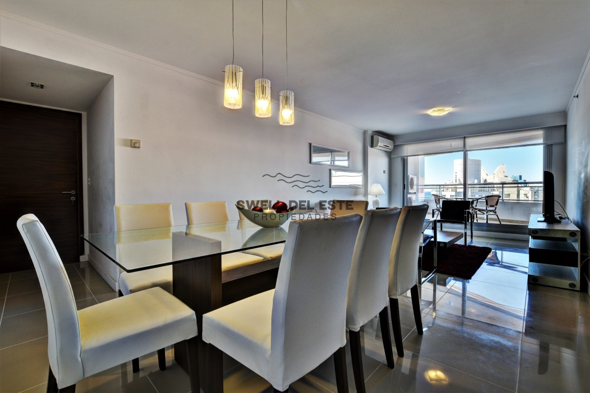 Apartamento ID.99 - Venta de apartamento moderno de tres dormitorios súper bien ubicado entre playas Brava y Mansa