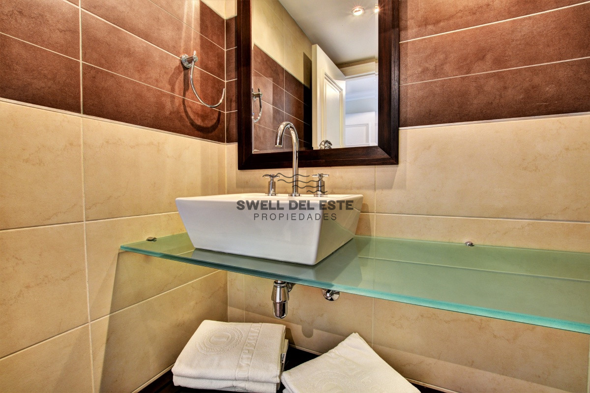 Apartamento ID.101 - Apartamento de 3 Dormitorios en Imperiale, Frente al Mar  - Oportunidad en Venta