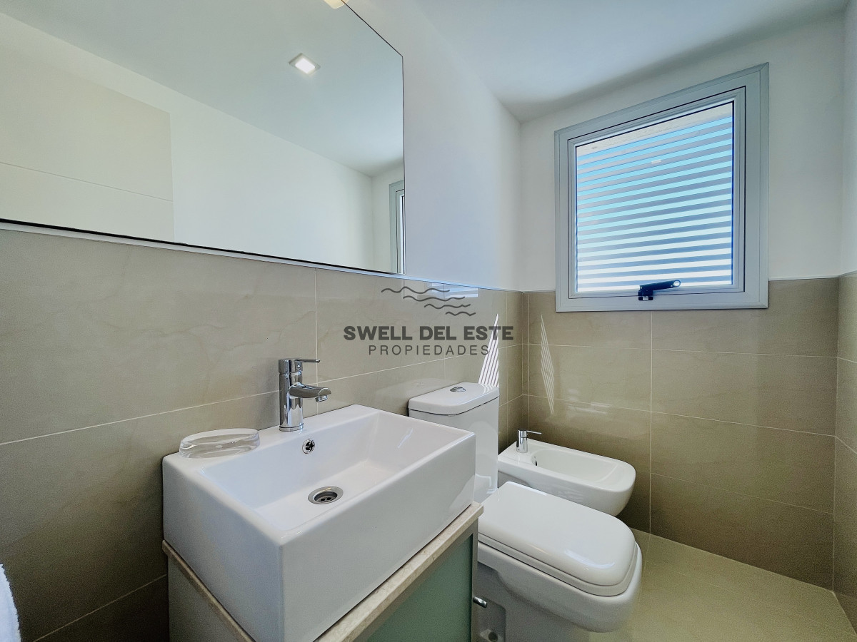 Apartamento ID.229 - Penthouse de 3 Dormitorios en Primera Línea del Mar, Playa Brava Punta del Este