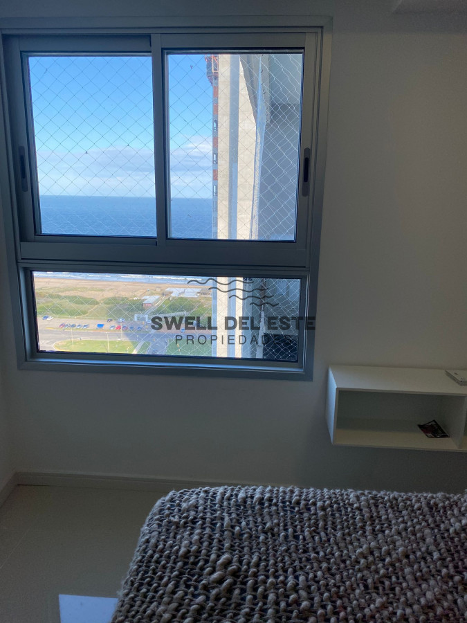 Apartamento ID.241 - Venta de gran apartamento de 3 dormitorios con parrillero propio en Playa Brava, Punta del Este