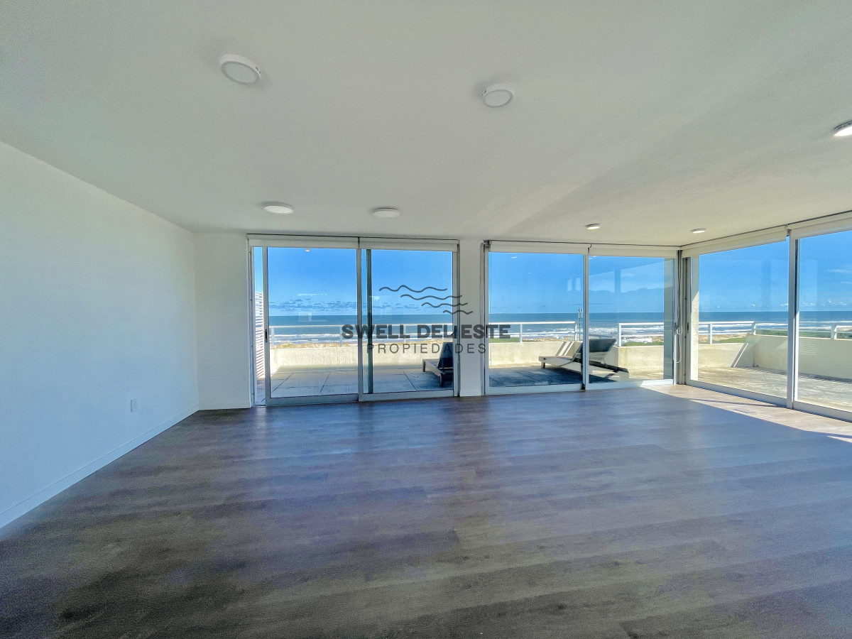 Apartamento ID.229 - Penthouse de 3 Dormitorios en Primera Línea del Mar, Playa Brava Punta del Este