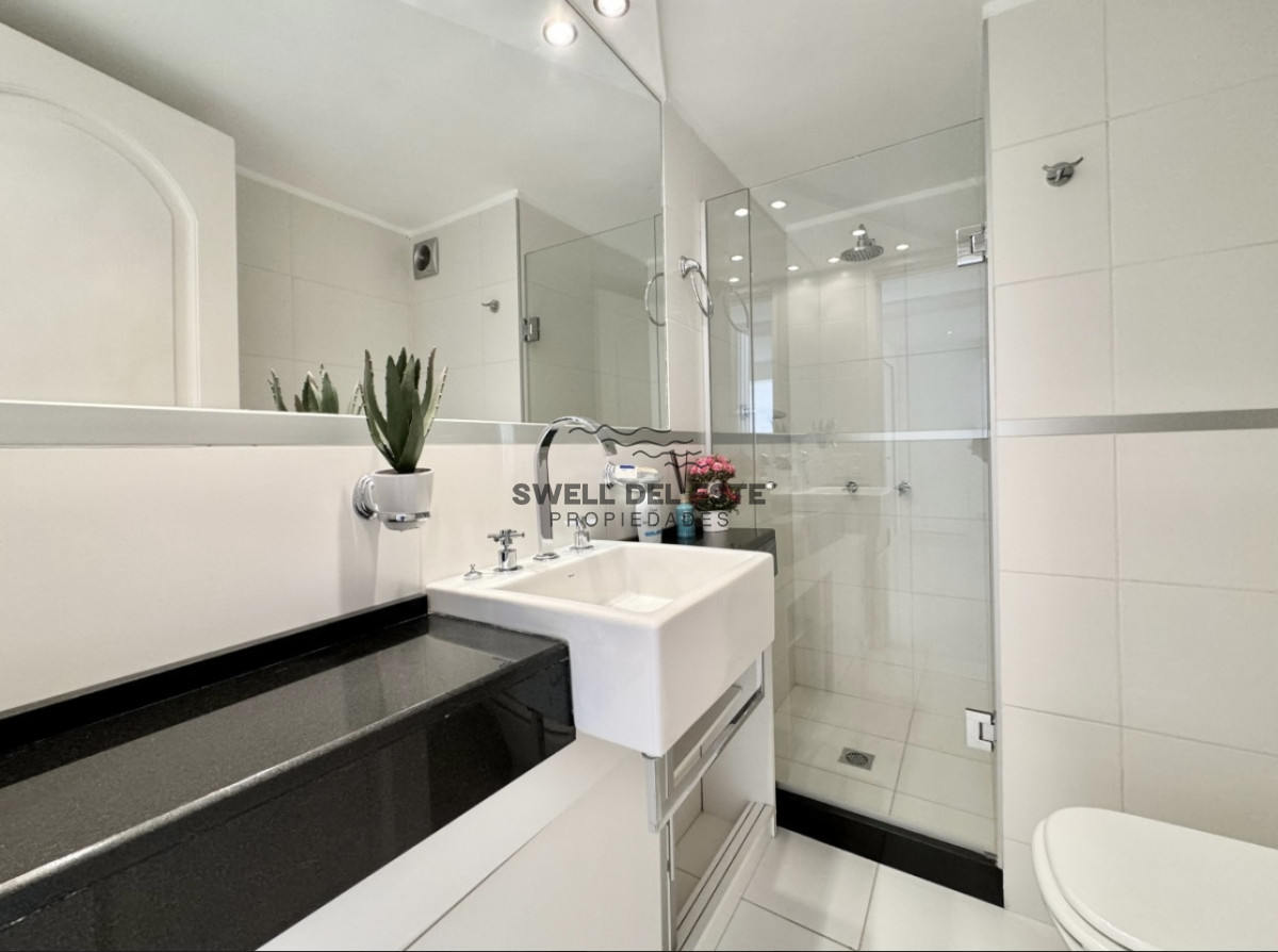 Apartamento ID.109 - Apartamento de 6 Dormitorios Frente al Puerto de Punta del Este