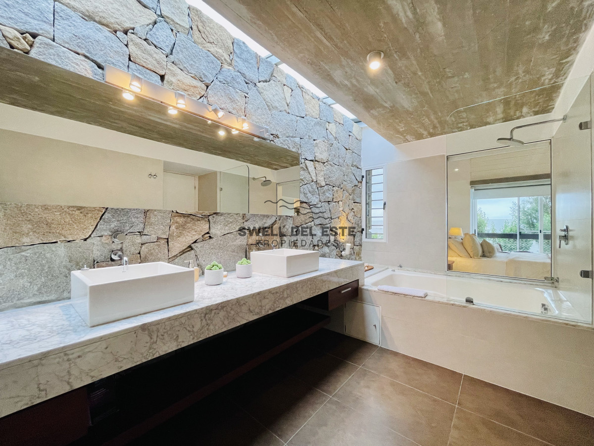 Casa ID.62 - Excelente Casa de 5 Dormitorios en Manantiales, Punta del Este