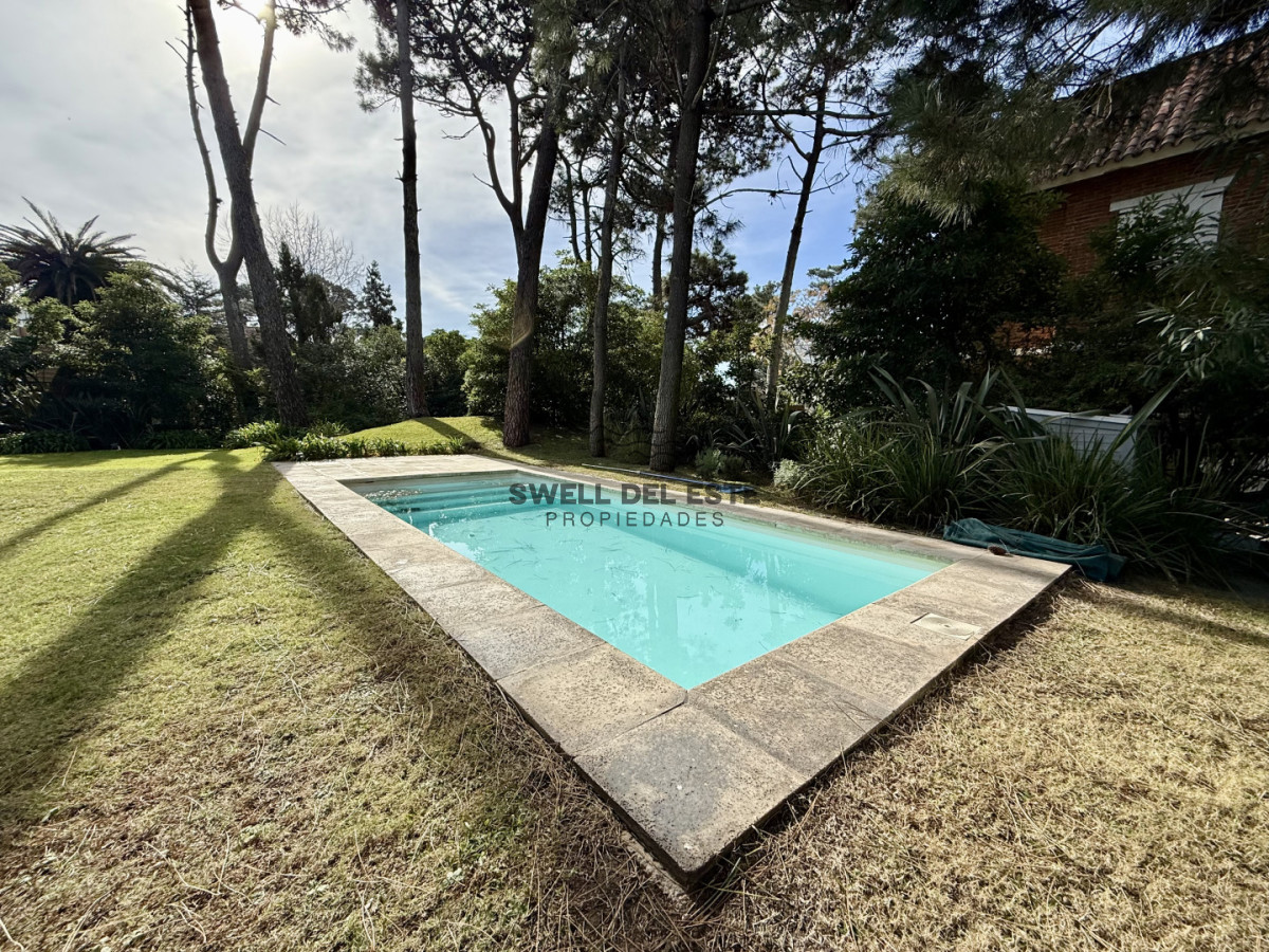 Casa ID.139 - Casa de 3 Dormitorios más Dependencia y Piscina, en Aidy Grill Punta del Este, Ubicada a pasos del Mar