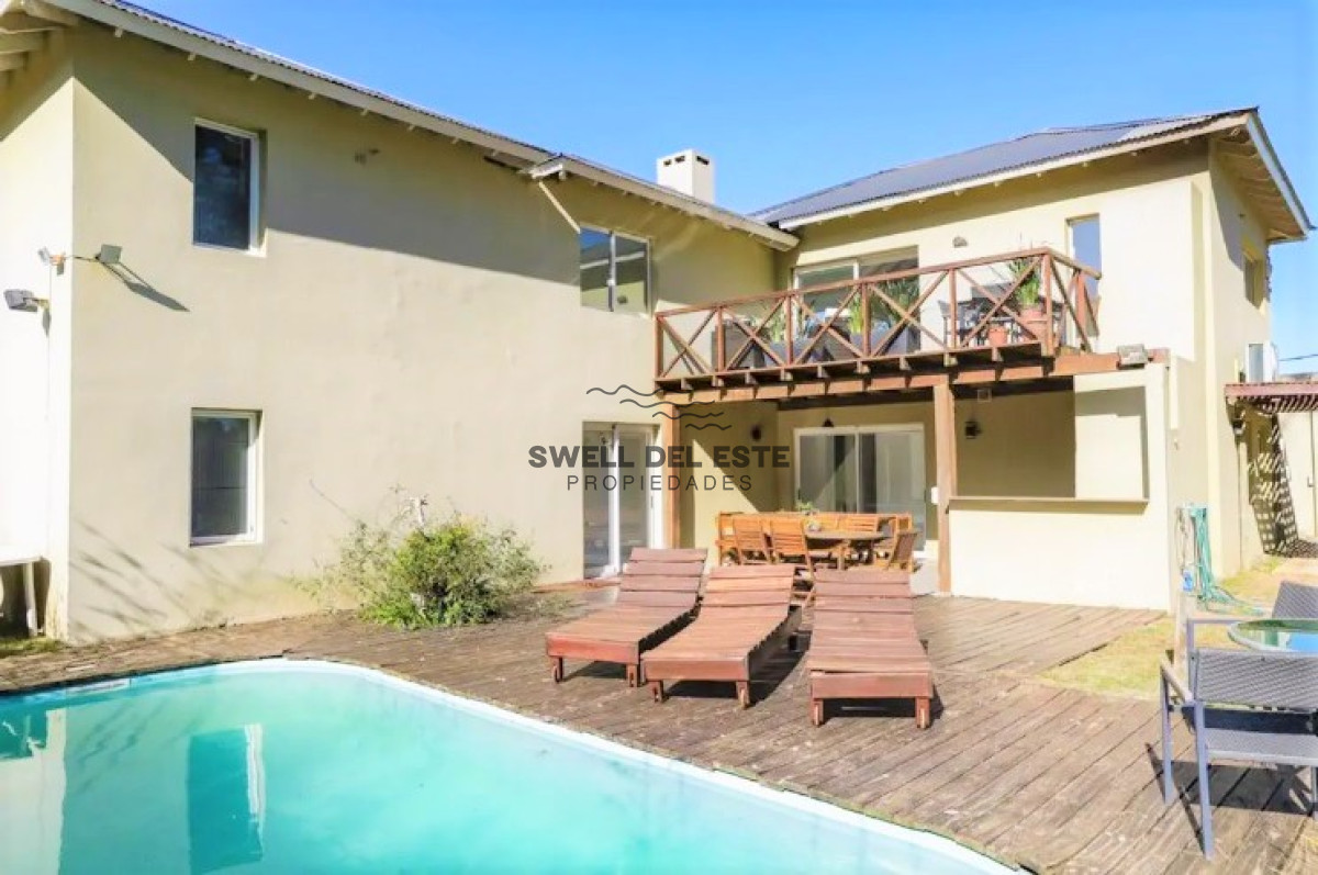 Casa ID.94 - Excelente Casa de 6 Dormitorios y Piscina en Montoya, La Barra